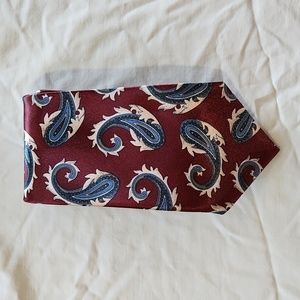 Vintage Magnum tie, maroon with paisley print